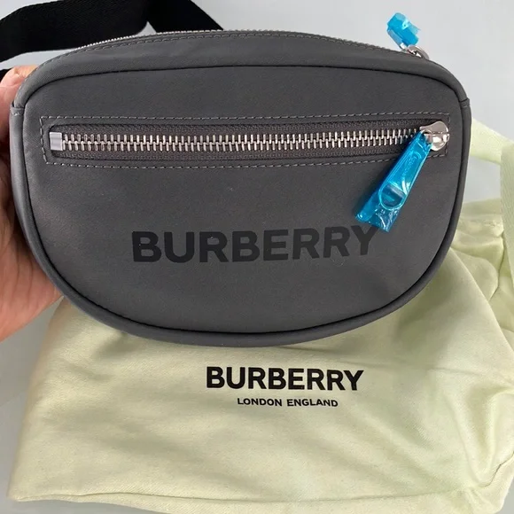 100% Authentic！Burberry Gray Belt Bag with Black Strap and Silver Zipper - Picture 10 of 12